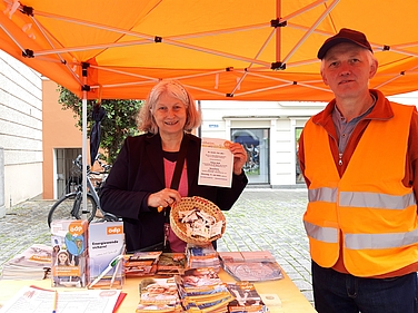 Christine Mehlo-Plath links und Johann Hechentaler rechts